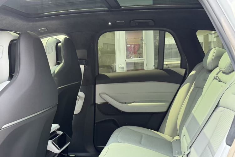 Used Nio ES6 2023 75 kWh Interior 8