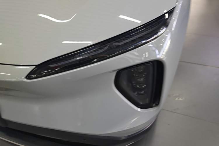 Used Nio ES6 2023 75 kWh Left Front Headlight