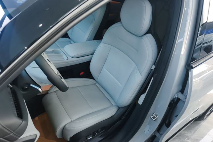 Used Nio ES6 2023 75 kWh Left Front Seat