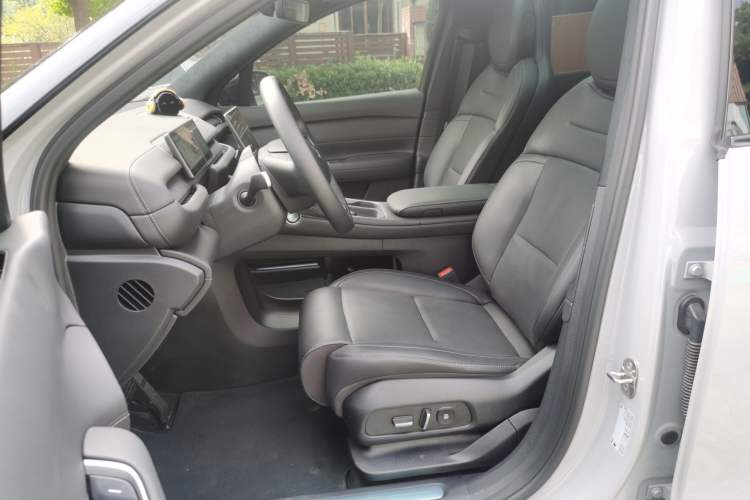 Used Nio ES6 2023 75 kWh Left Front Seat