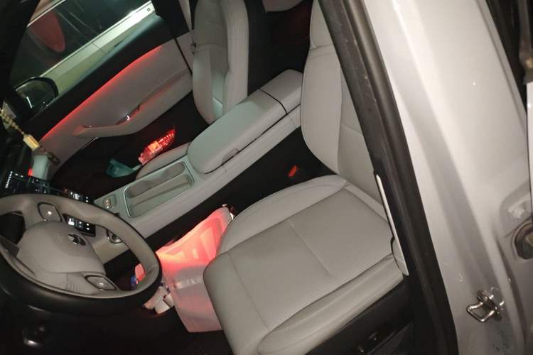 Used Nio ES6 2023 75 kWh Left Front Seat