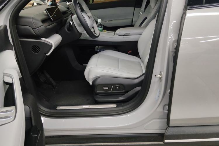 Used Nio ES6 2023 75 kWh Left Front Seat
