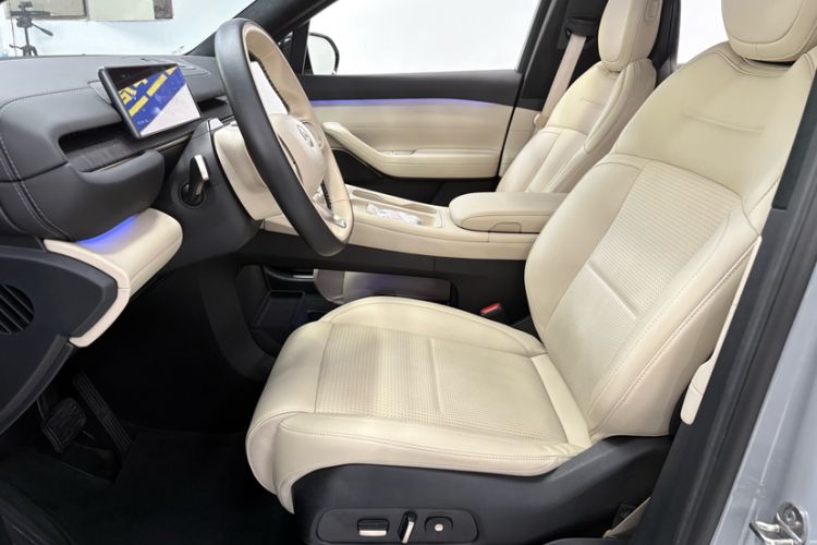 Used Nio ES6 2023 75 kWh Left Front Seat