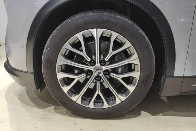 Used Nio ES6 2023 75 kWh Left Front Wheel Hub