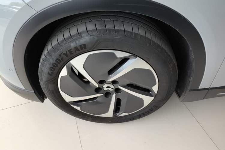 Used Nio ES6 2023 75 kWh Left Front Wheel Hub