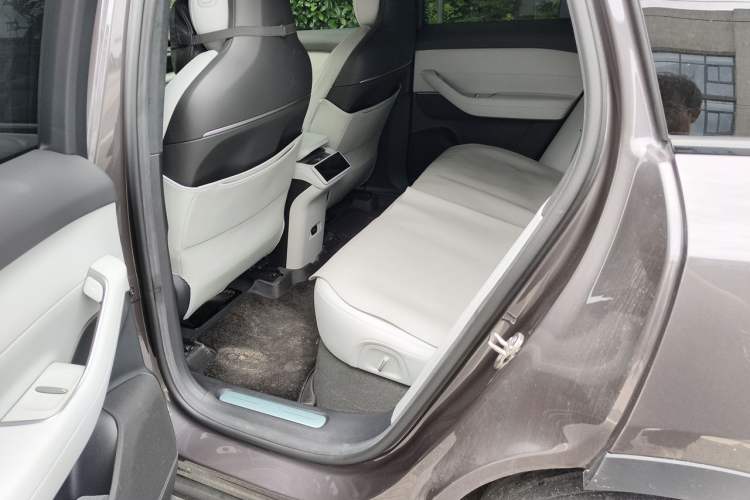 Used Nio ES6 2023 75 kWh Left Rear Seat