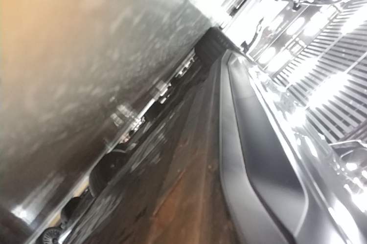 Used Nio ES6 2023 75 kWh Left Side Sill