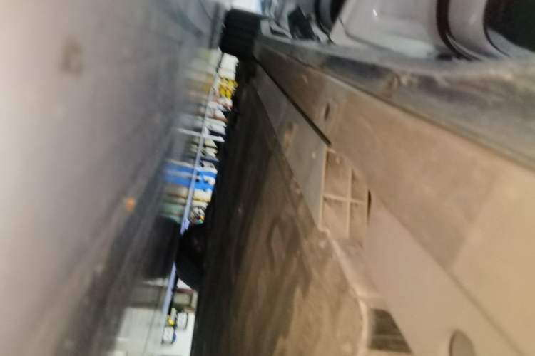 Used Nio ES6 2023 75 kWh Left Side Sill