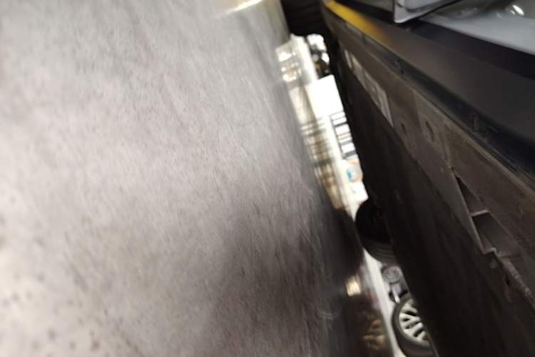 Used Nio ES6 2023 75 kWh Left Side Sill