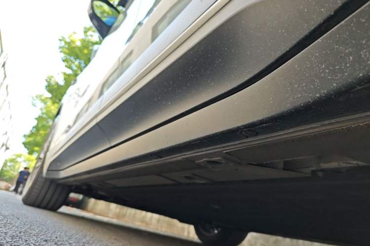 Used Nio ES6 2023 75 kWh Left Side Sill