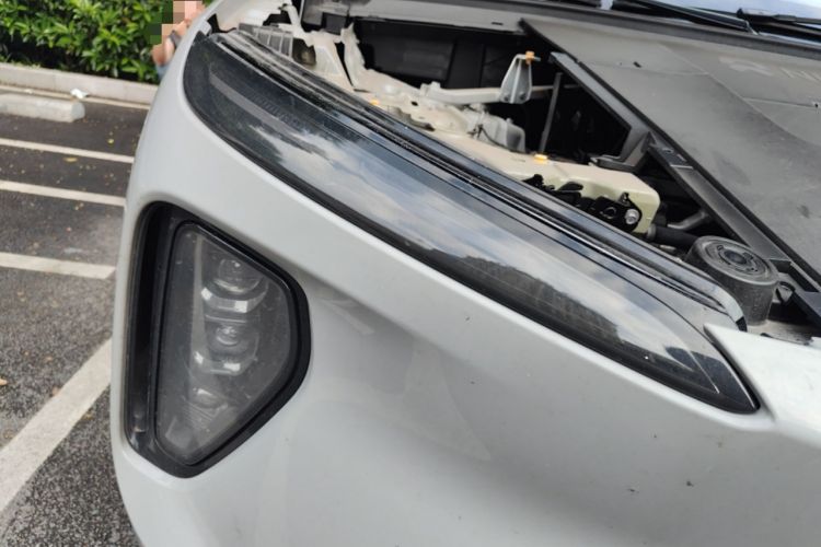 Used Nio ES6 2023 75 kWh Right Front Headlight