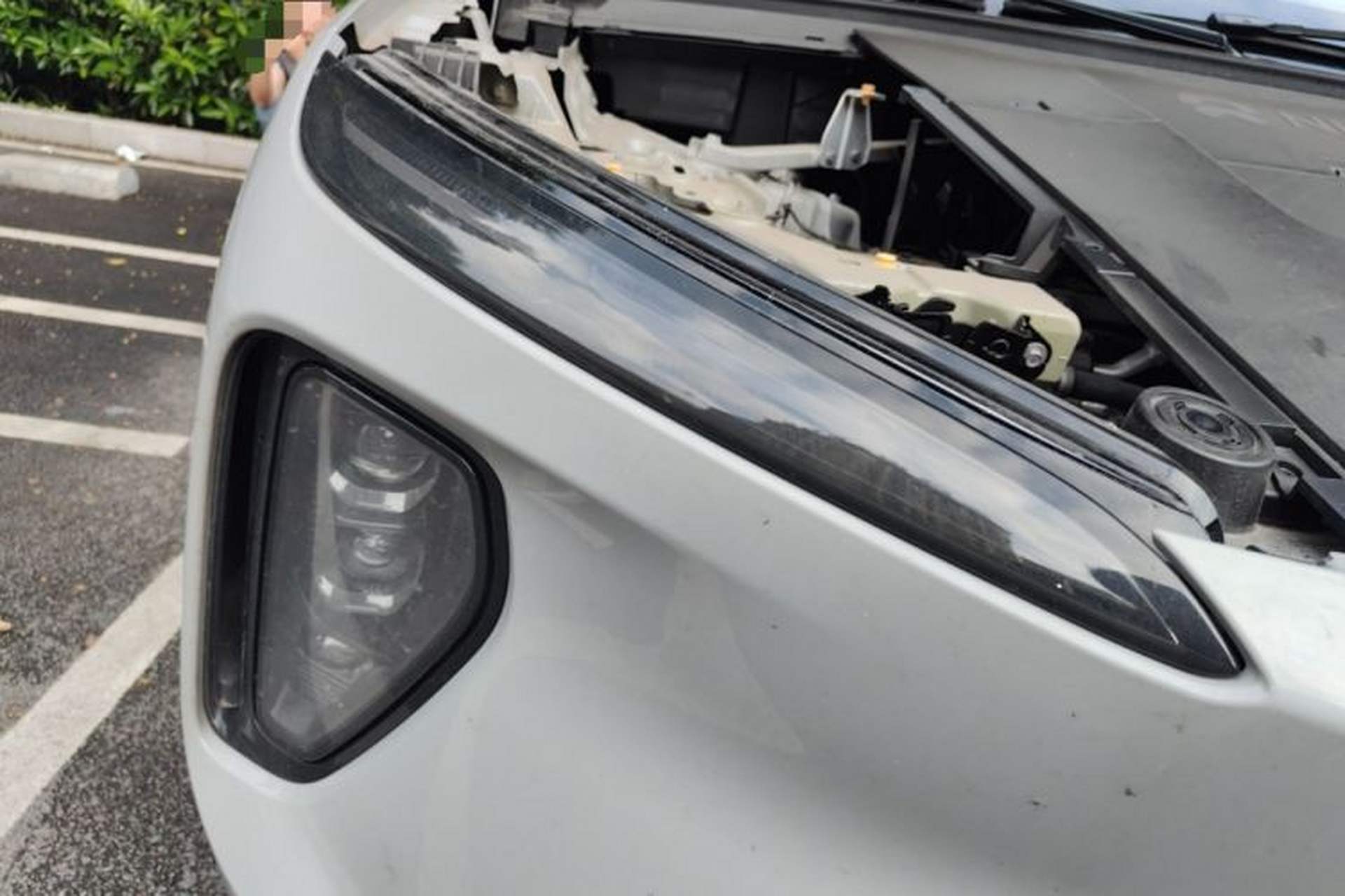 Used Nio ES6 2023 75 kWh Right Front Headlight