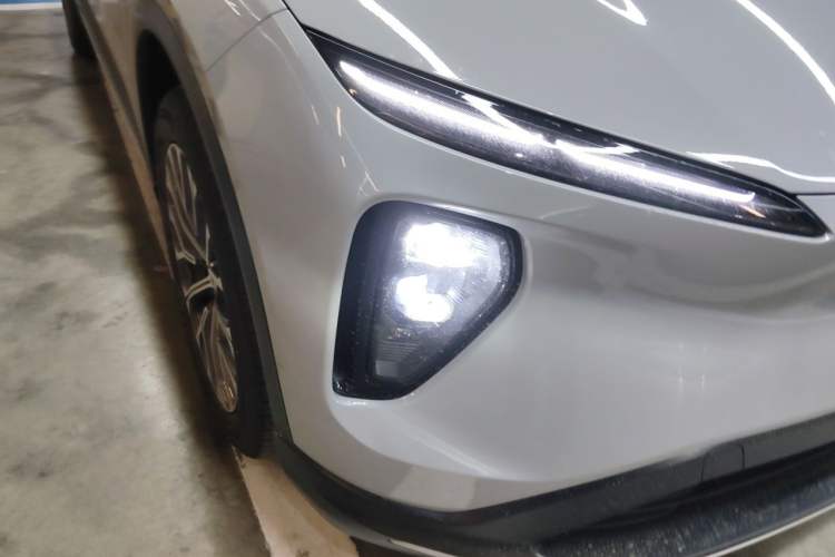 Used Nio ES6 2023 75 kWh Right Front Headlight