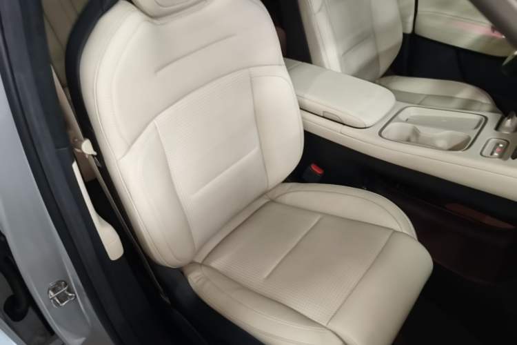 Used Nio ES6 2023 75 kWh Right Front Seat