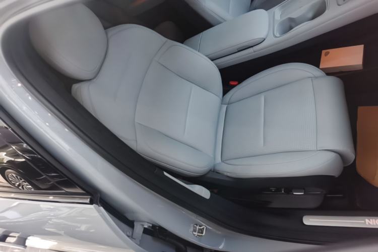 Used Nio ES6 2023 75 kWh Right Front Seat