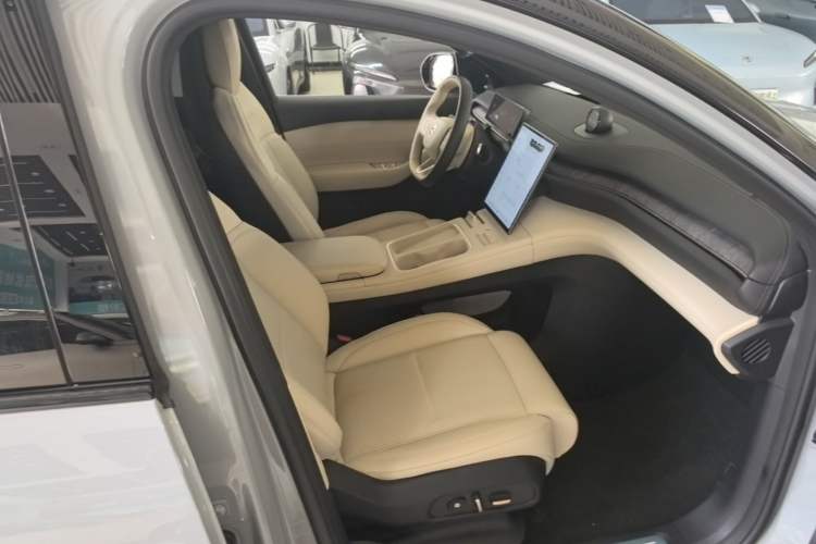Used Nio ES6 2023 75 kWh Right Front Seat