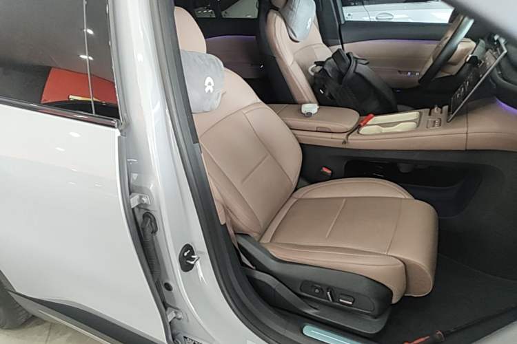 Used Nio ES6 2023 75 kWh Right Front Seat