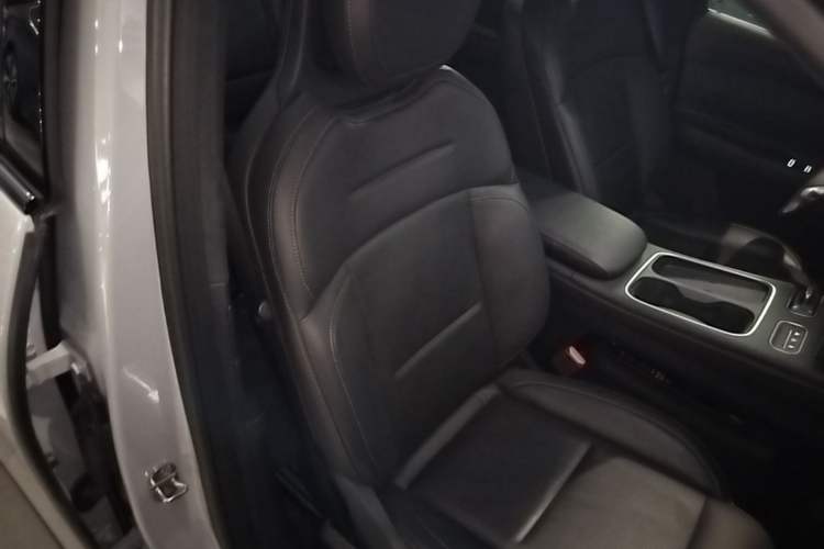 Used Nio ES6 2023 75 kWh Right Front Seat