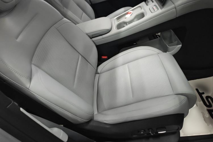 Used Nio ES6 2023 75 kWh Right Front Seat