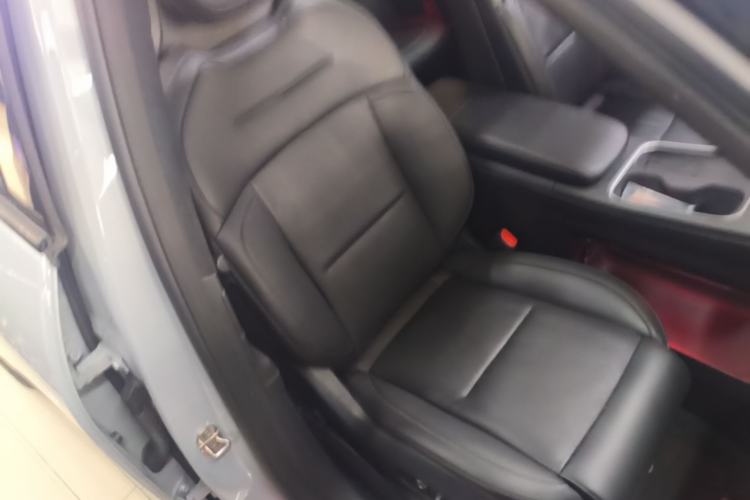 Used Nio ES6 2023 75 kWh Right Front Seat