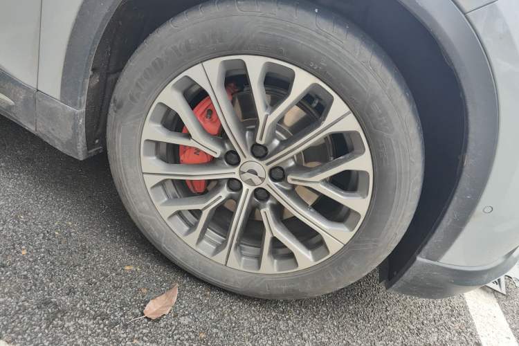 Used Nio ES6 2023 75 kWh Right Front Wheel Hub