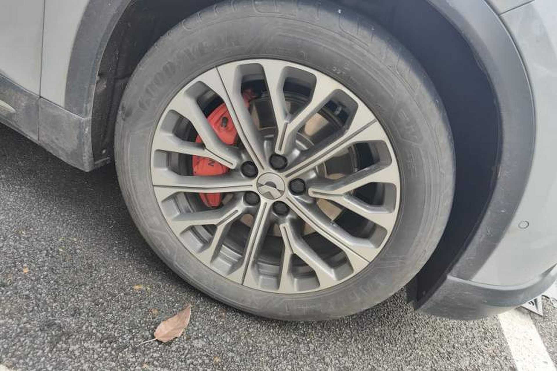 Used Nio ES6 2023 75 kWh Right Front Wheel Hub