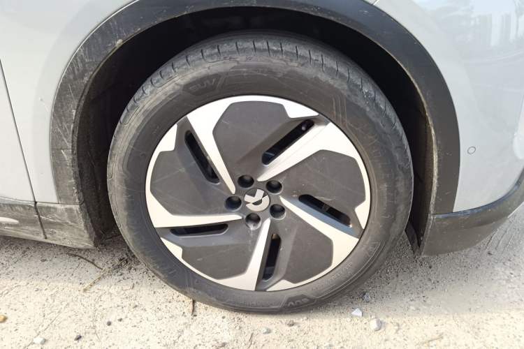 Used Nio ES6 2023 75 kWh Right Front Wheel Hub