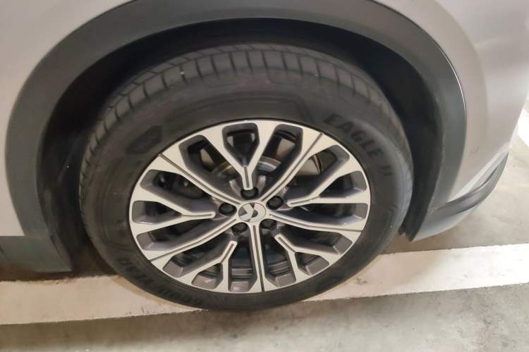 Used Nio ES6 2023 75 kWh Right Front Wheel Hub