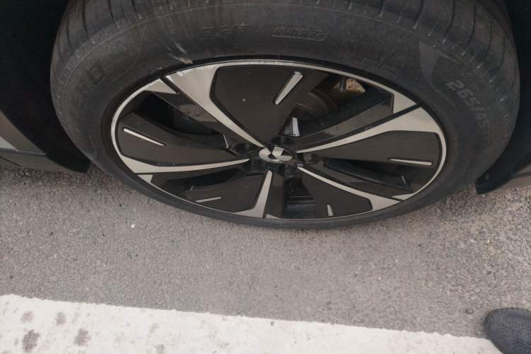 Used Nio ES6 2023 75 kWh Right Front Wheel Hub