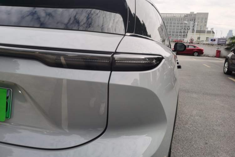 Used Nio ES6 2023 75 kWh Right Rear Taillight
