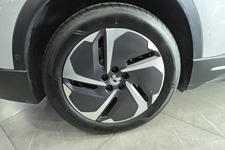 Used Nio ES6 2023 75 kWh Right Rear Wheel Hub