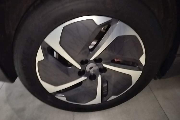 Used Nio ES6 2023 75 kWh Right Rear Wheel Hub