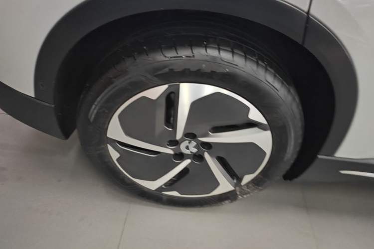 Used Nio ES6 2023 75 kWh Right Rear Wheel Hub