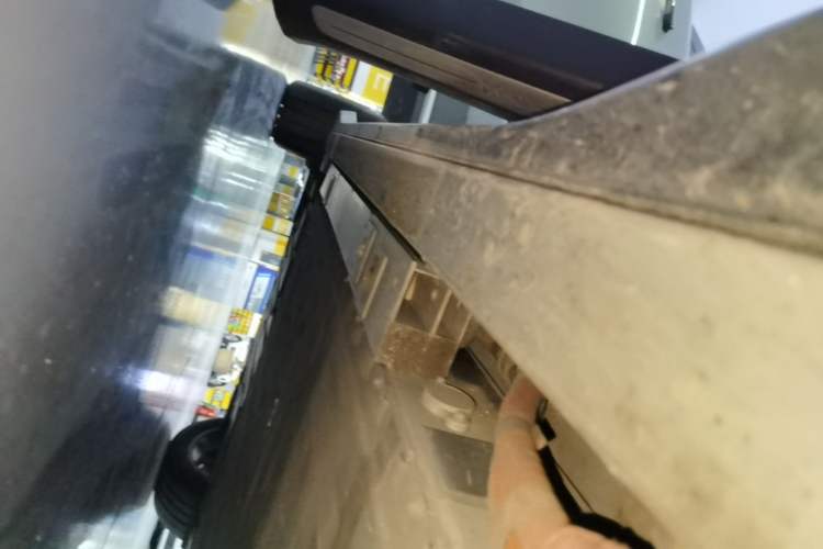 Used Nio ES6 2023 75 kWh Right Side Sill