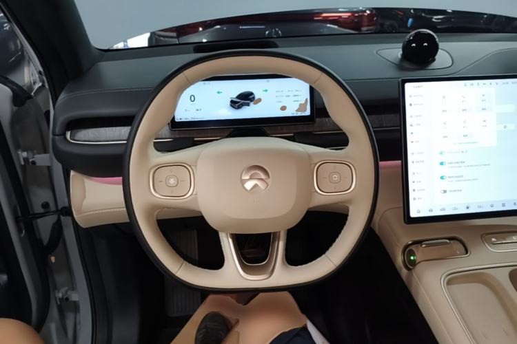 Used Nio ES6 2023 75 kWh Steering Wheel