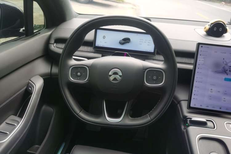 Used Nio ES6 2023 75 kWh Steering Wheel