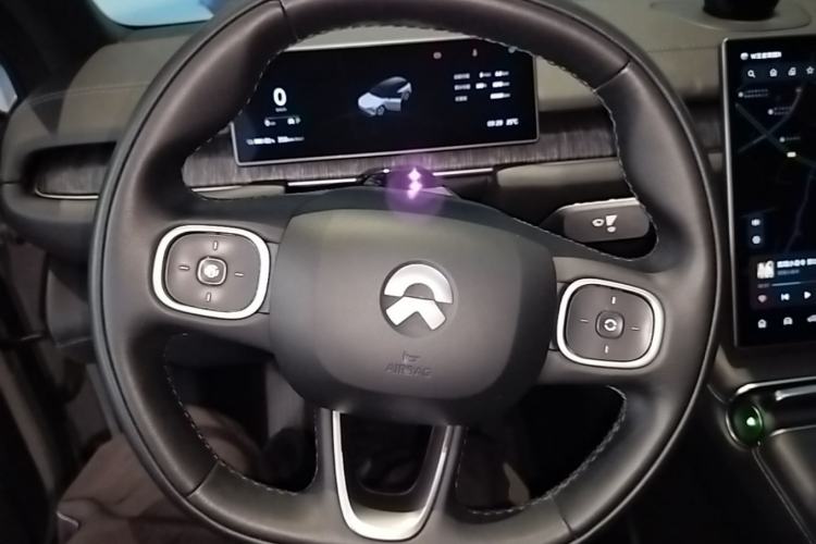 Used Nio ES6 2023 75 kWh Steering Wheel