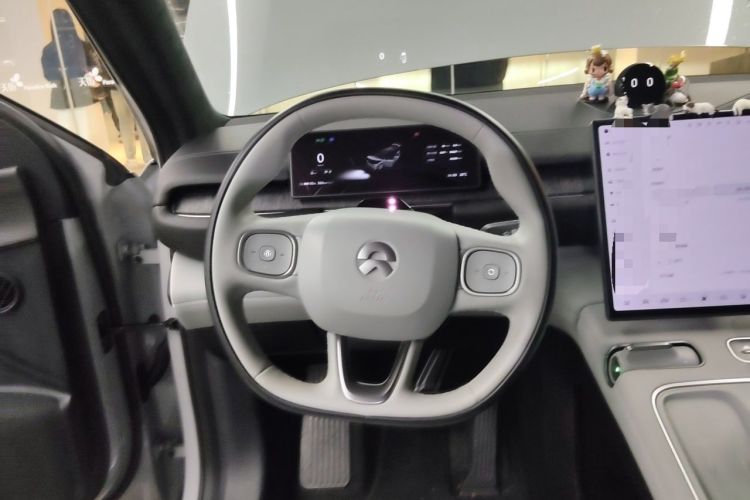Used Nio ES6 2023 75 kWh Steering Wheel