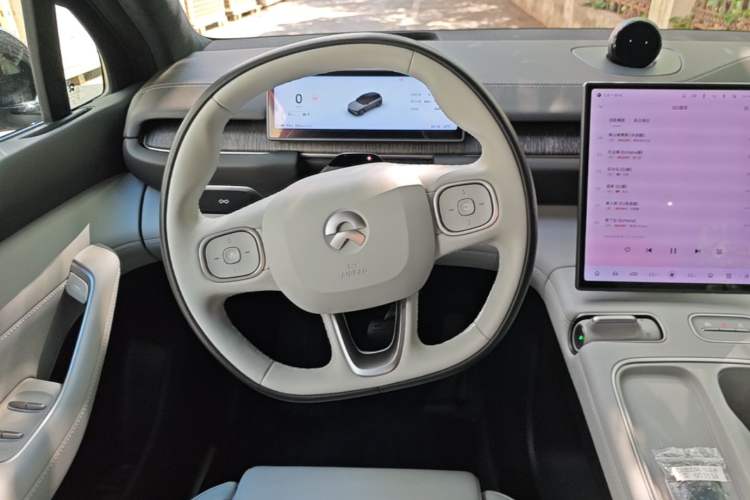 Used Nio ES6 2023 75 kWh Steering Wheel