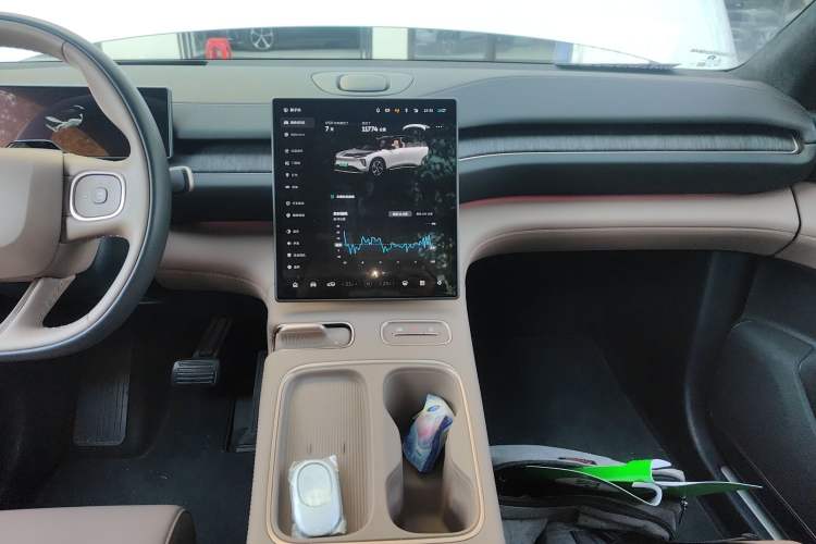 Used Nio ES6 2023 75 kWh Audio And AC Panel