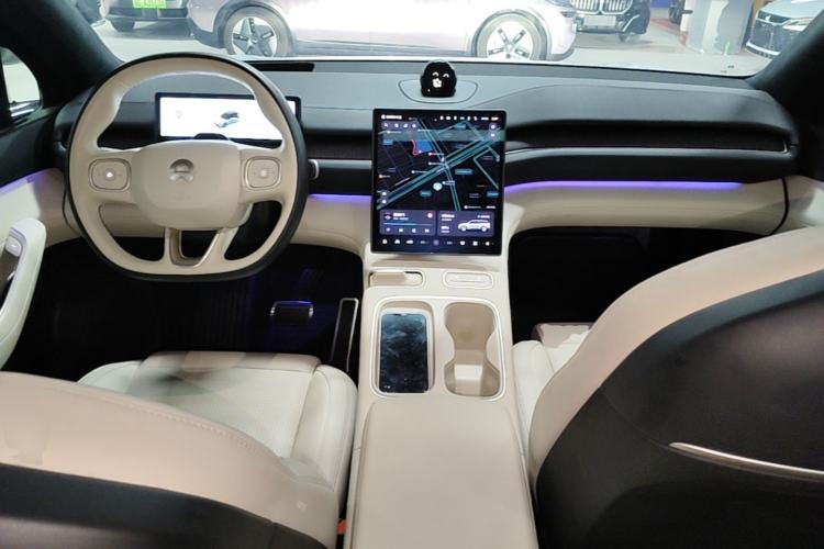 Used Nio ES6 2023 75 kWh Center Console