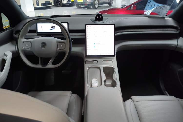 Used Nio ES6 2023 75 kWh Center Console