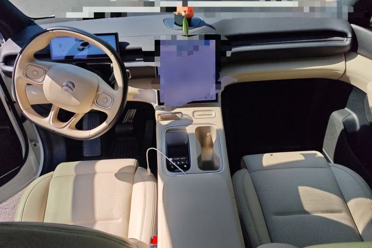 Used Nio ES6 2023 75 kWh Center Console