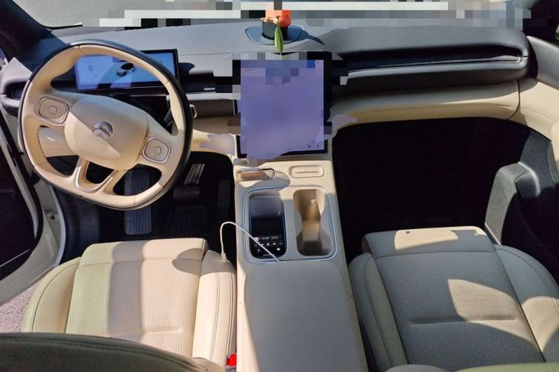 Used Nio ES6 2023 75 kWh Center Console