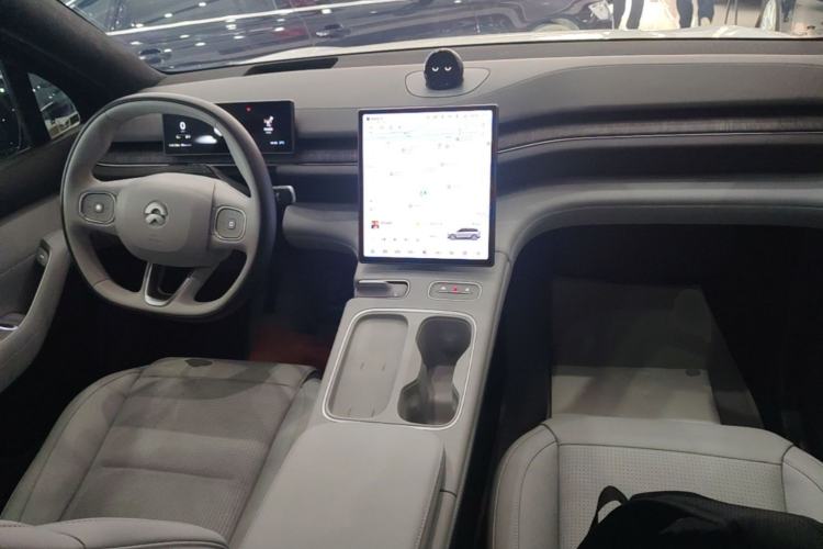 Used Nio ES6 2023 75 kWh Center Console