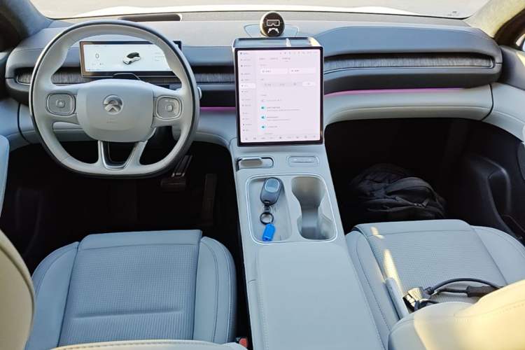 Used Nio ES6 2023 75 kWh Center Console