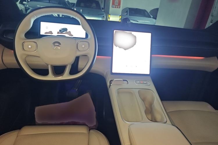 Used Nio ES6 2023 75 kWh Center Console
