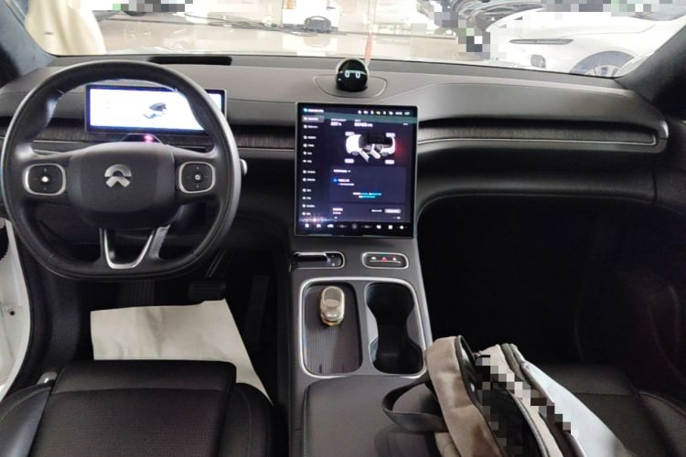 Used Nio ES6 2023 75 kWh Center Console