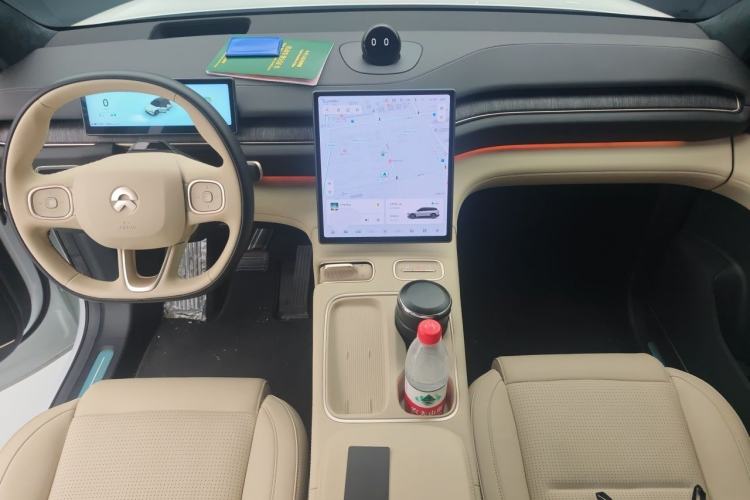Used Nio ES6 2023 75 kWh Center Console