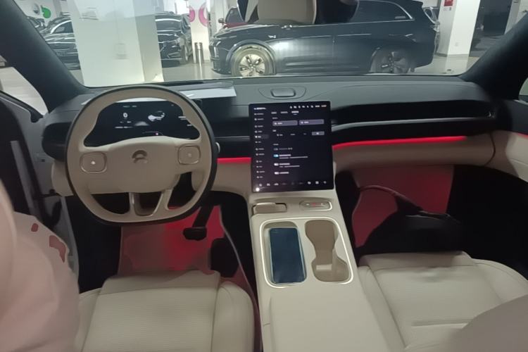 Used Nio ES6 2023 75 kWh Center Console
